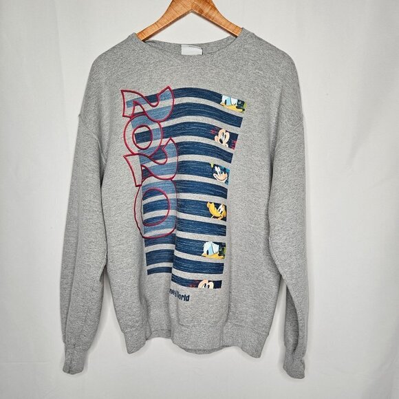 WALT DISNEY WORLD 2020 MEN'S LARGE Mickey & Friends Gray Sweatshirt Top Unisex - Picture 1 of 9